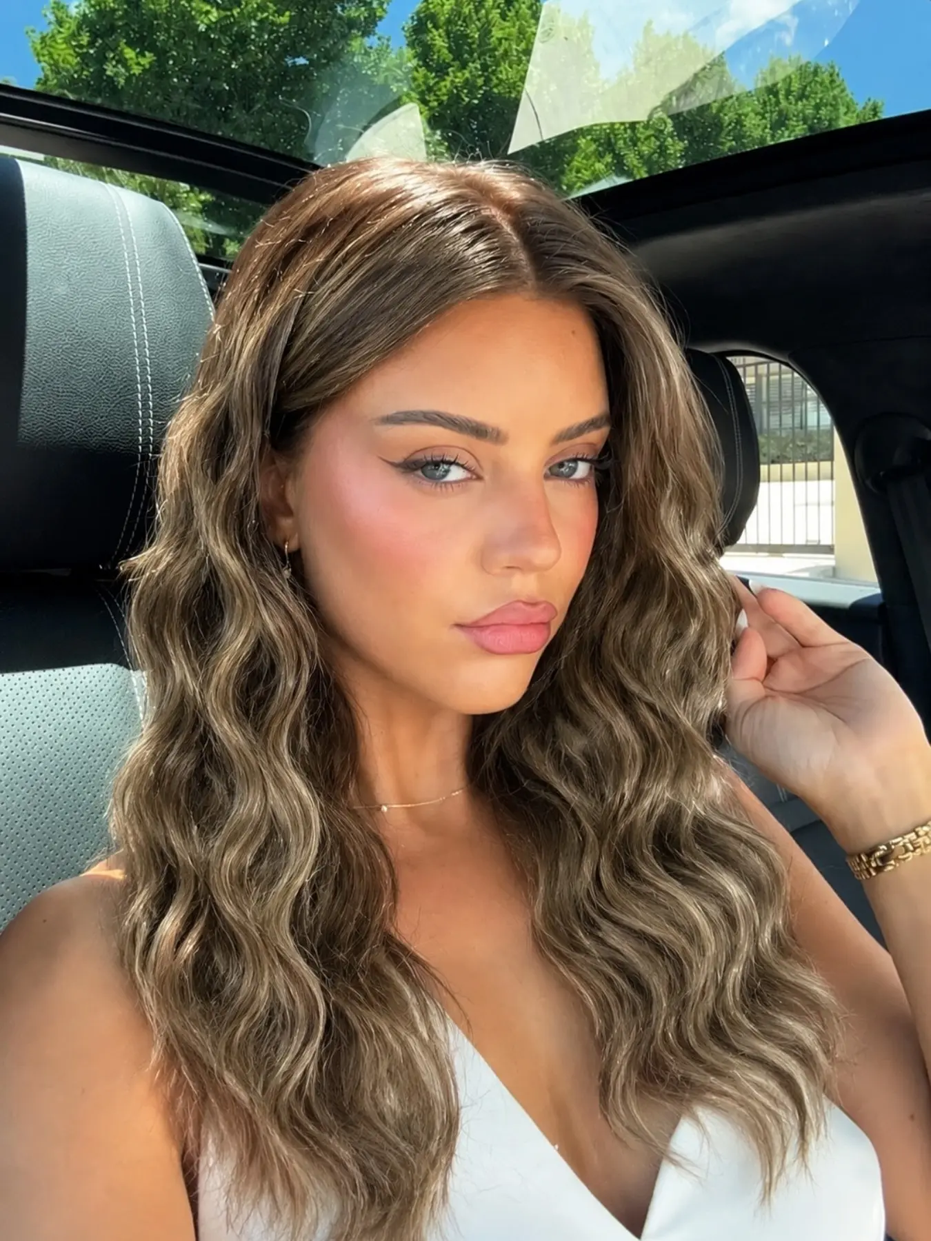 20 Inch Light Brown Highlights Body Wave Crimped Waves Lace Front Wig Heat Resistant Synthetic Hair Natural Hairline Perfect for Daily Wear & Parties Synthetic Wavy Wig