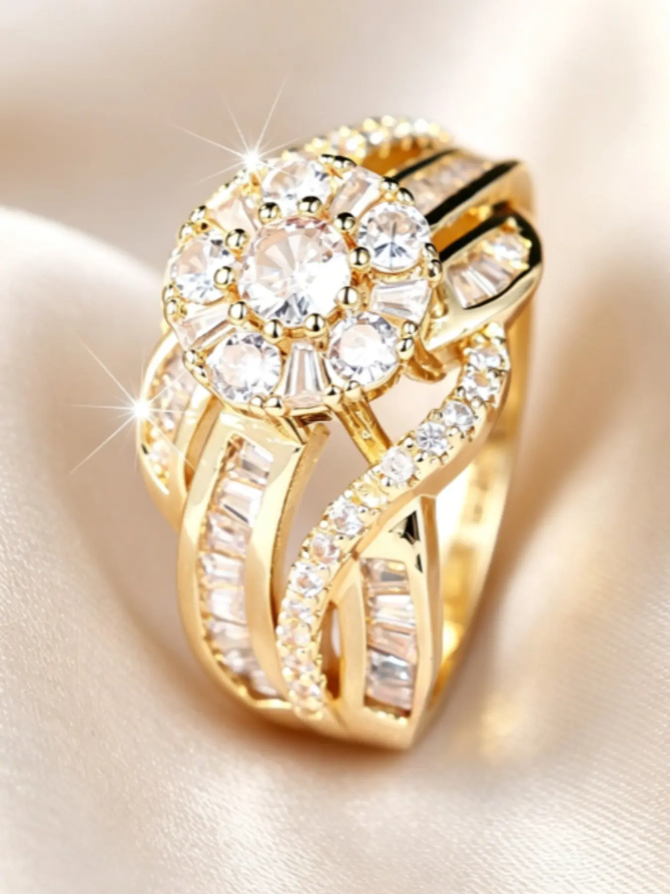 Vintage Style Bold Flashy Curve Design Artificial Flower Gem Wide Ring, Engagement Ring, Luxurious Fashion Jewelry