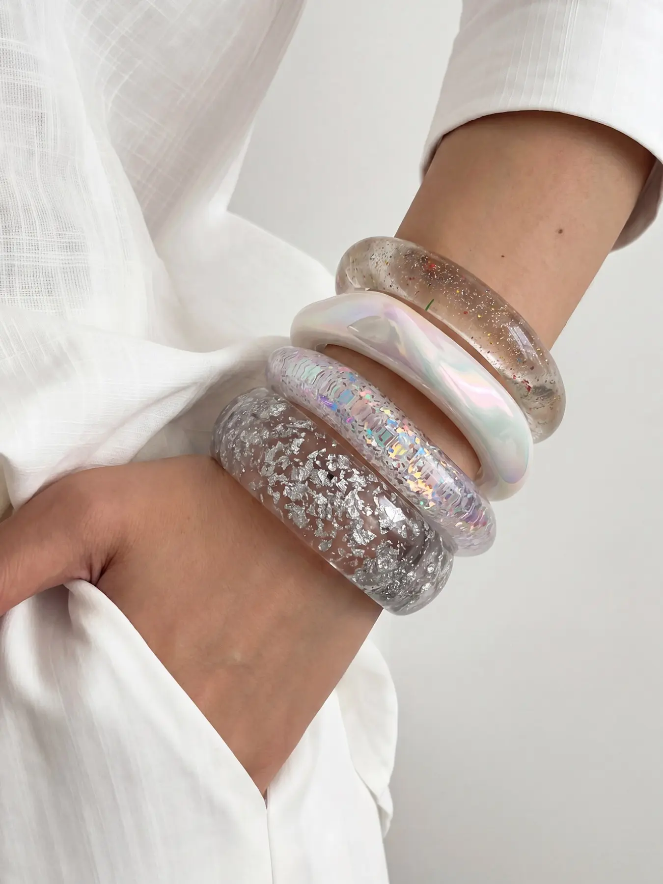 4-Piece Wide Resin Bracelet Set, Irregular Shape Bracelets Multicolor Design, Slimming Wrist Effect, Fashionable Jewelry for Women