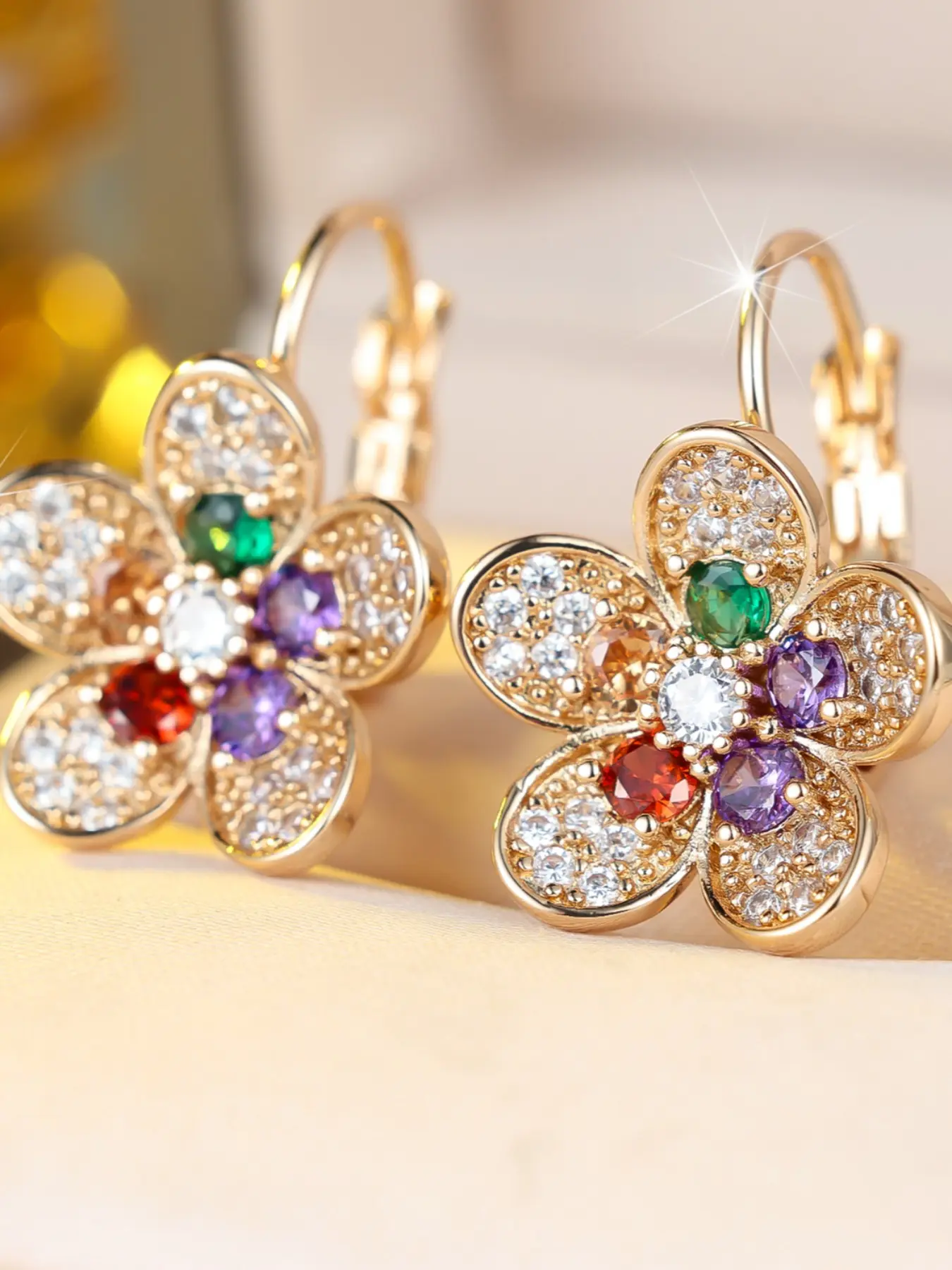 Exquisite Flower Design Hoop Earrings for Women Rainbow Rhinestone Decor Dainty Lightweight Hoops Ear Hoops Delicate Jewelry Perfect for Engagement Weddings, Daily Wear Anniversary Gift for Her