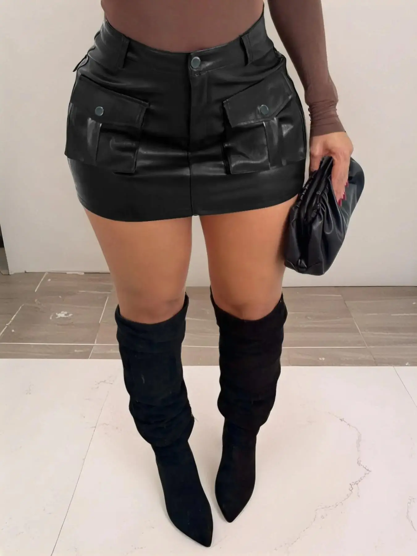 Lw Softvibe Plus Size Women's Four-Season Solid Color Pocket Decor PU Skirt, Mini Skirts, Stylish and Comfortable, Perfect for All Seasons
