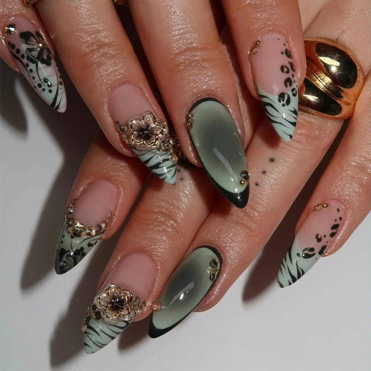 24pcs Almond Shape Nails, Watercolor Effect with Metal Flower Decor, Rhinestone Embellished, Gradient, Luxurious Sexy False Nails