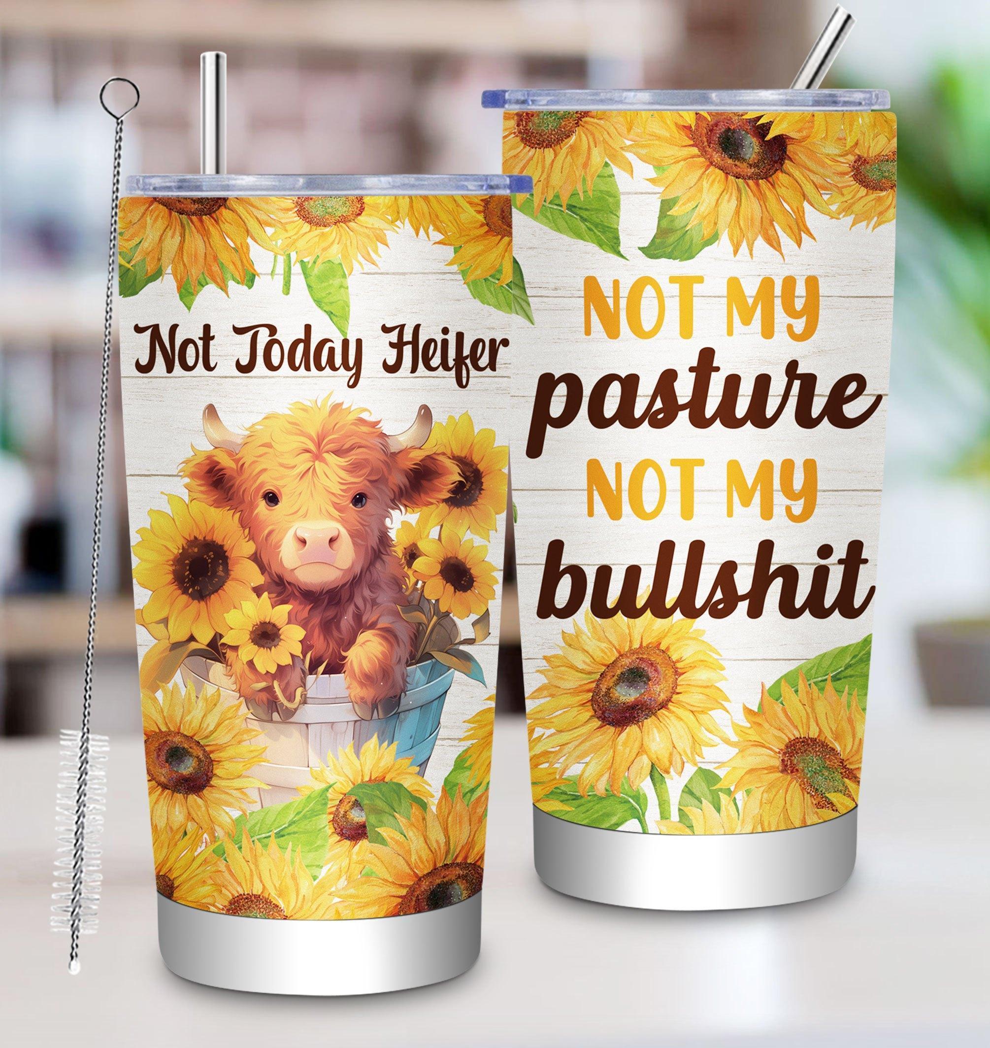 [Latest Model] 20oz Stainless Steel Insulated Mug, keeps drinks hot or cold all day, features a Highland bull design, suitable for car, office, and travel use, large capacity, stylish design, and makes a great everyday gift.