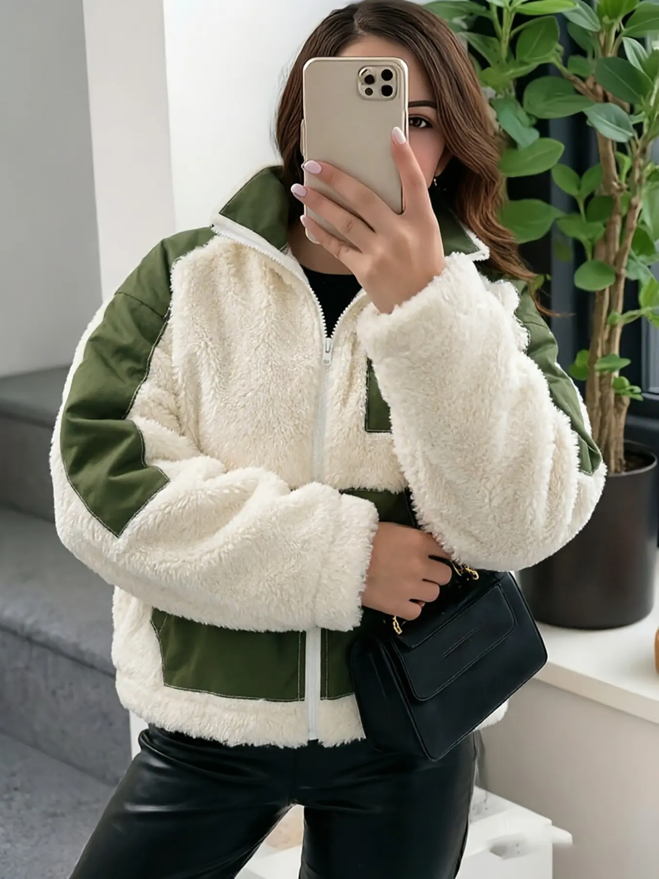Women's Autumn/winter Color-Block Fleece Jacket, Cropped Stand-Collar Zip-Up Sherpa, Soft Warm Contrasting Paneling, Street-Style Casual Teddy Fleece