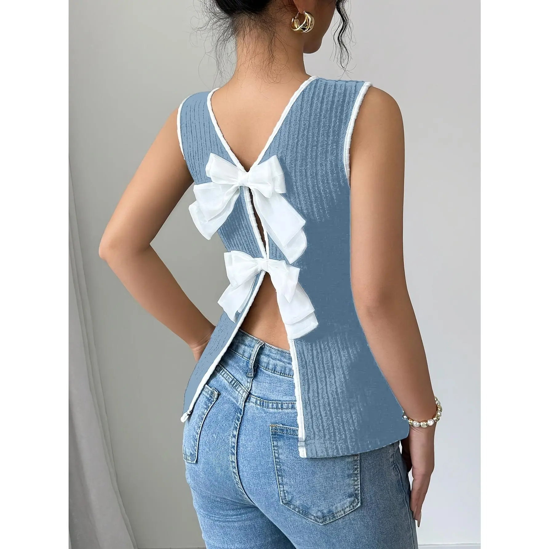 Elegant Ribbed Women's Vest with Bow Detail on the Back