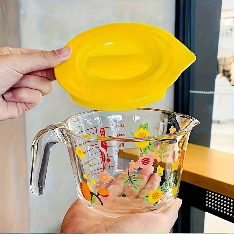 Floral Glass Liquid Measuring Cup with Lid, Heat Resistant, Microwave Safe, BPA-Free, Reusable, with Handle and Measurement Marks, Ideal for Kitchen and Parties, Measuring Cups Glass