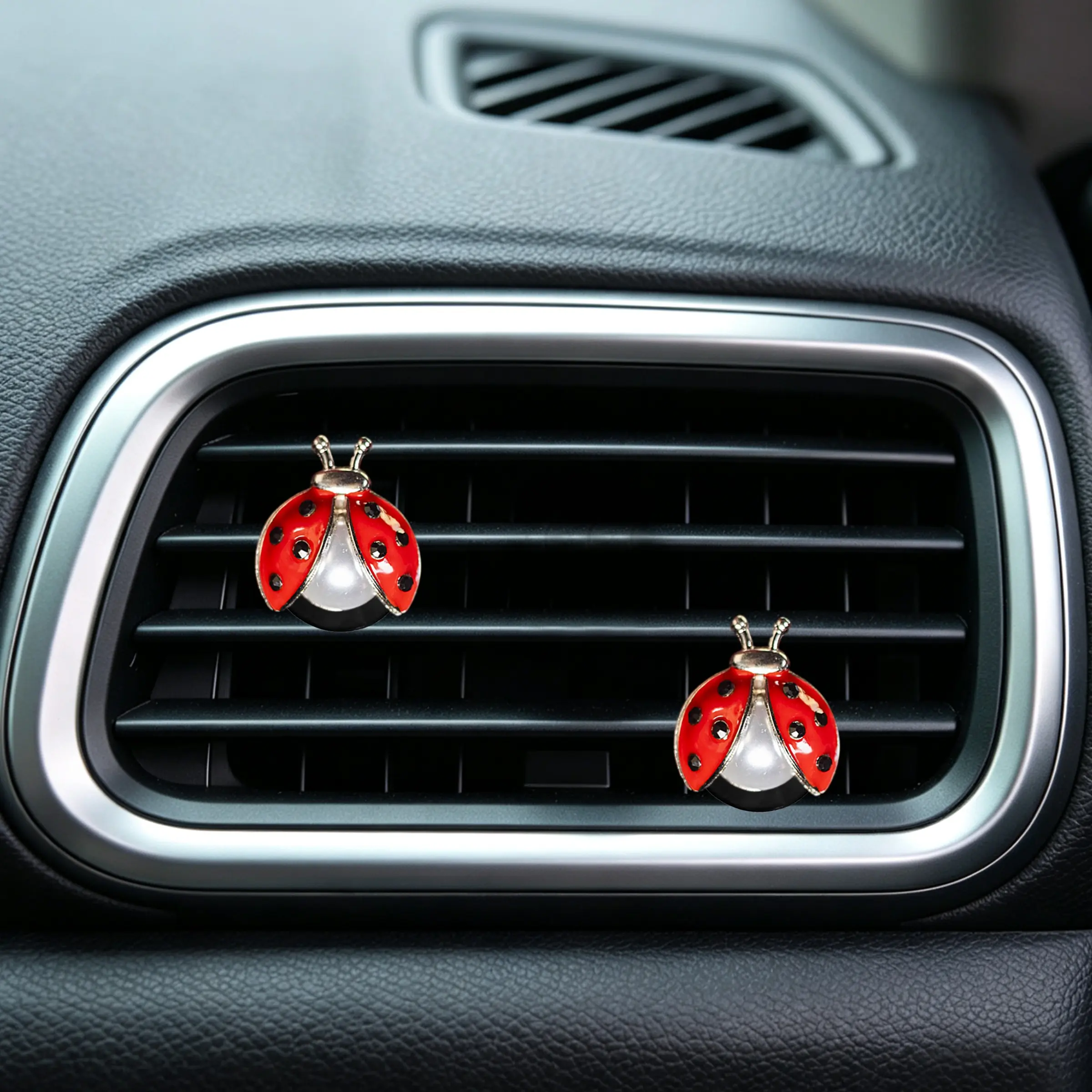 2pcs Shiny Beetle Car Vent Clips, Ladybug Car Decor, Cute Car Accessories, Elegant Gift for Women, No Fragrance