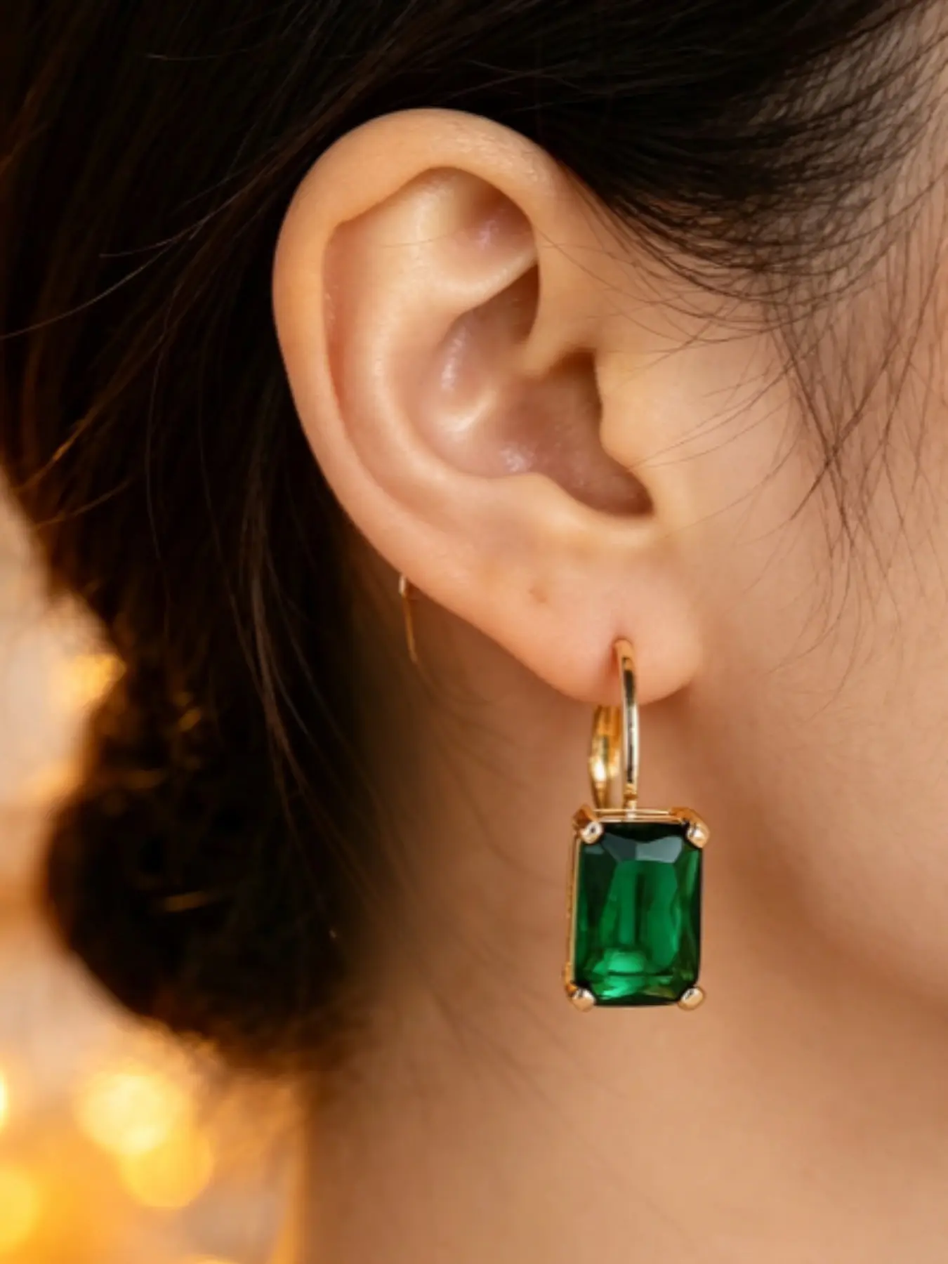 Creative Design Square Sugar Shimmer Artificial Emerald Crystal Fashion Elegant Ear Cuffs, Shining Earrings, Fashionable Earrings, Perfect for Weddings, Parties, Birthdays, Graduations