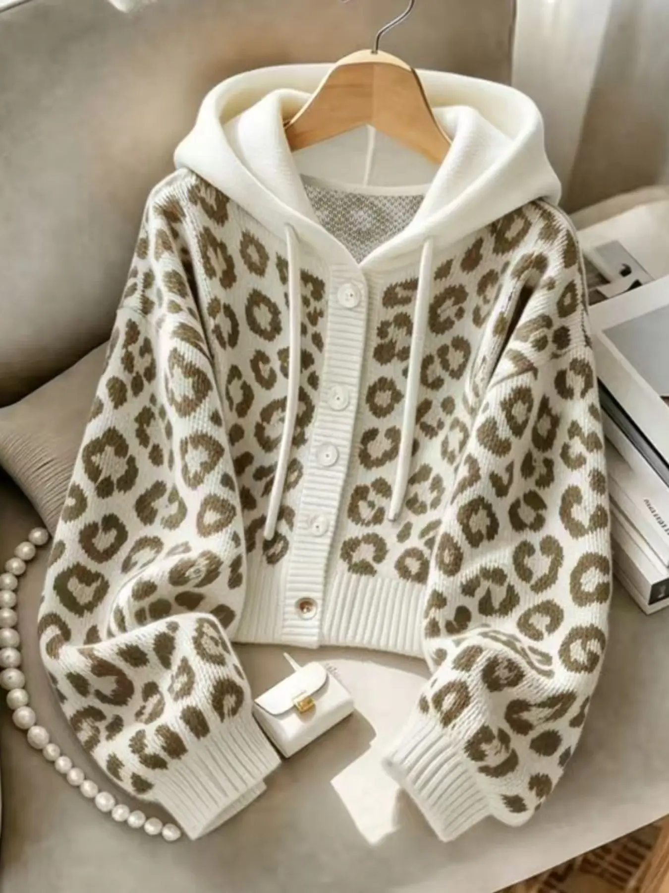 Elegant Leopard Print Hooded Knit Sweater, Loose-Fitting Short Sleeve Top, Spring & Fall Fashion, Versatile for Home Office Travel, Casual