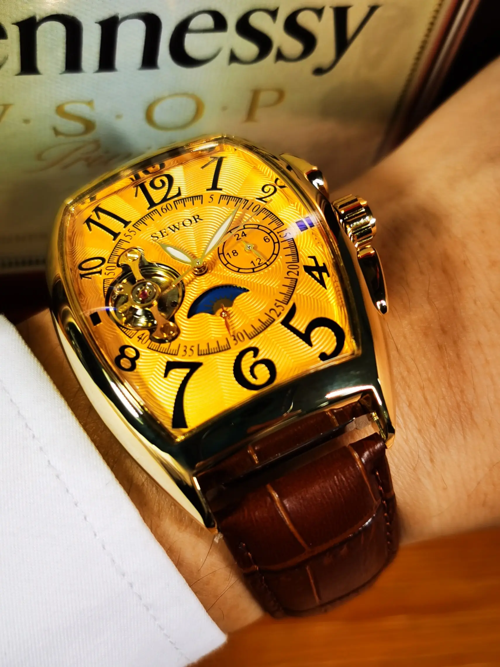 1pc Luxury Fashion Tourbillon Automatic Mechanical Watch for Men Moon Phase Display Luminous Hands Casual Leather Strap Business Wristwatch Classic Retro Mens Watches Classic Analog Watch