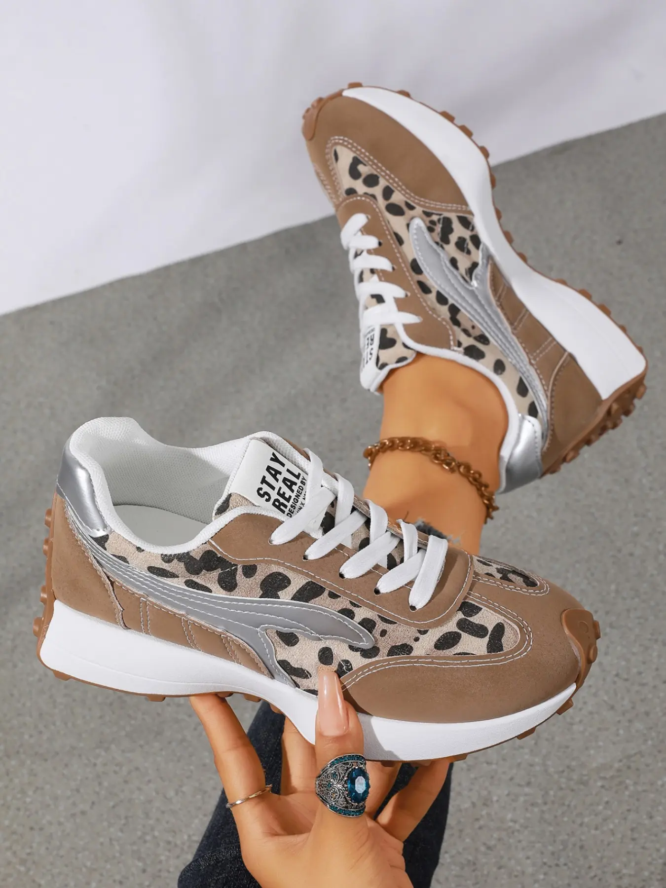 Silver Color Side Stripe Thick Sole Platform Shoes, Lace-Up Design, Round Wide Toe, Lightweight Body, Versatile Retro Trainer Sneaker