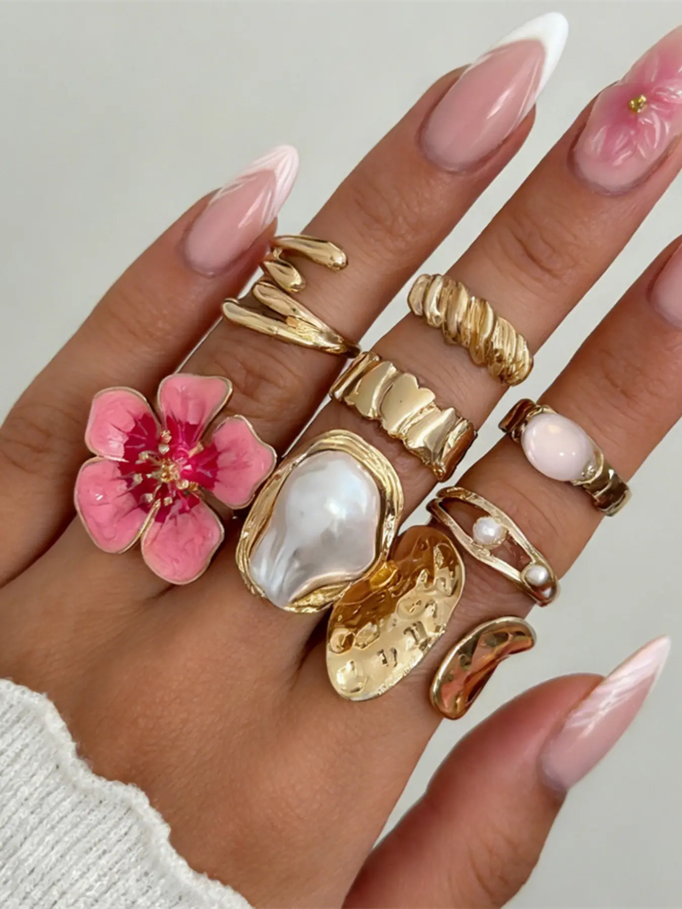 8-Piece Vintage Textured Open Ring Set, Flower Baroque Pearl Stackable Rings, Elegant Women's Jewelry Collection, Interchangeable Rings