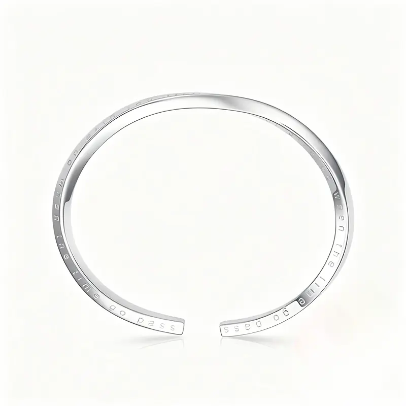 This S925 sterling silver adjustable bangles with curved bands featuring English lettering make it an ideal holiday gift for family and friends, and are also suitable for everyday wear.