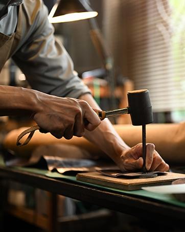 Full Grain Leather Key Wrap, Motorcycle Key Organizer, Durable Key Holder with Silencer & Key Ring Cover