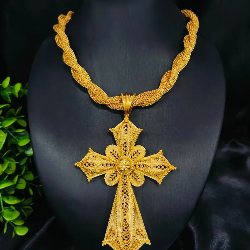 Fashion Women's Cross Pendant Necklace, Ethnic Pattern, Party Style, All Seasons, Zinc Alloy Chain, Wedding Anniversary Gift, Fashion Jewelry Party, Cross Necklaces