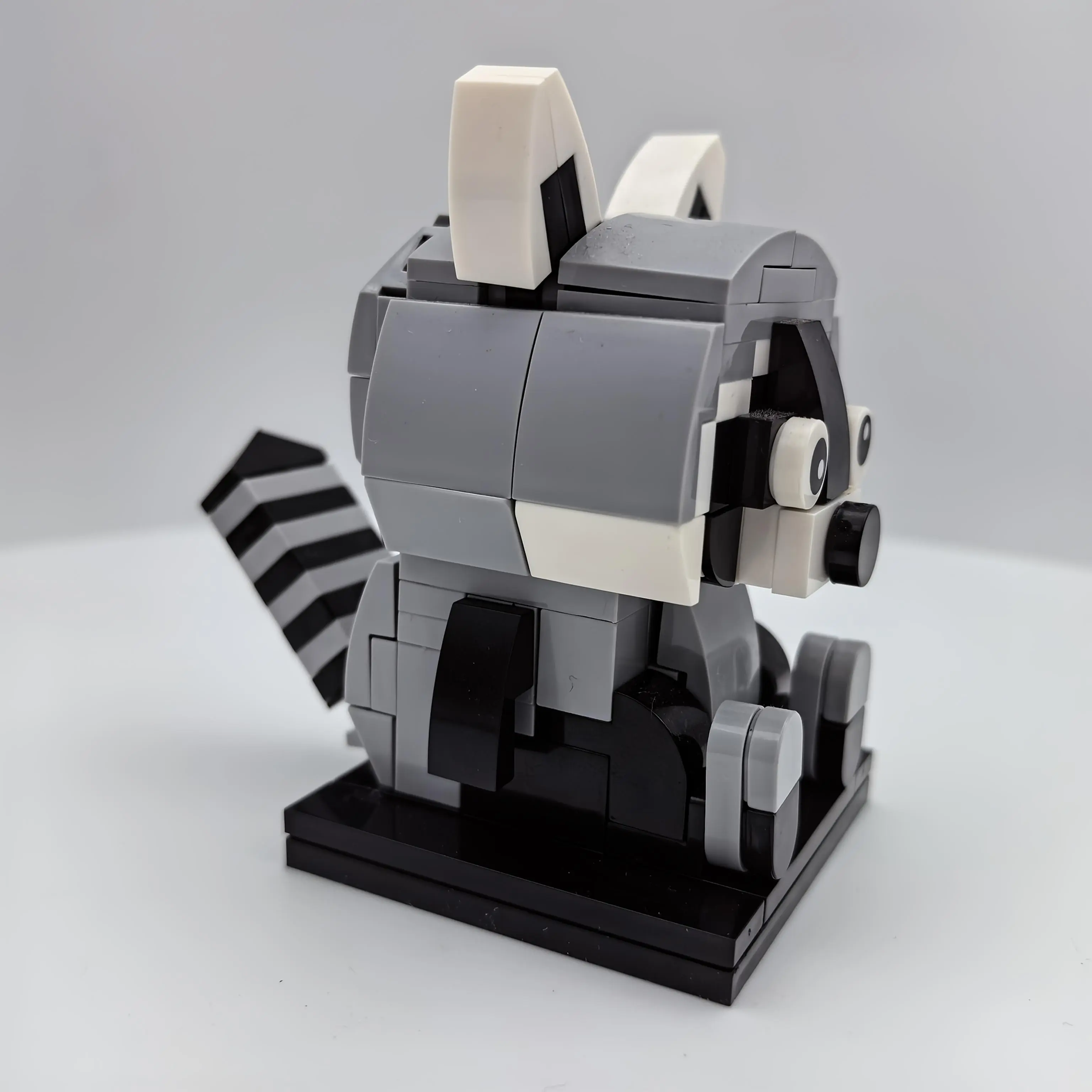 126pcs MOC Creative Animal Series Building Blocks Assembly Cute Raccoon Game Brick Toys Holiday Gift