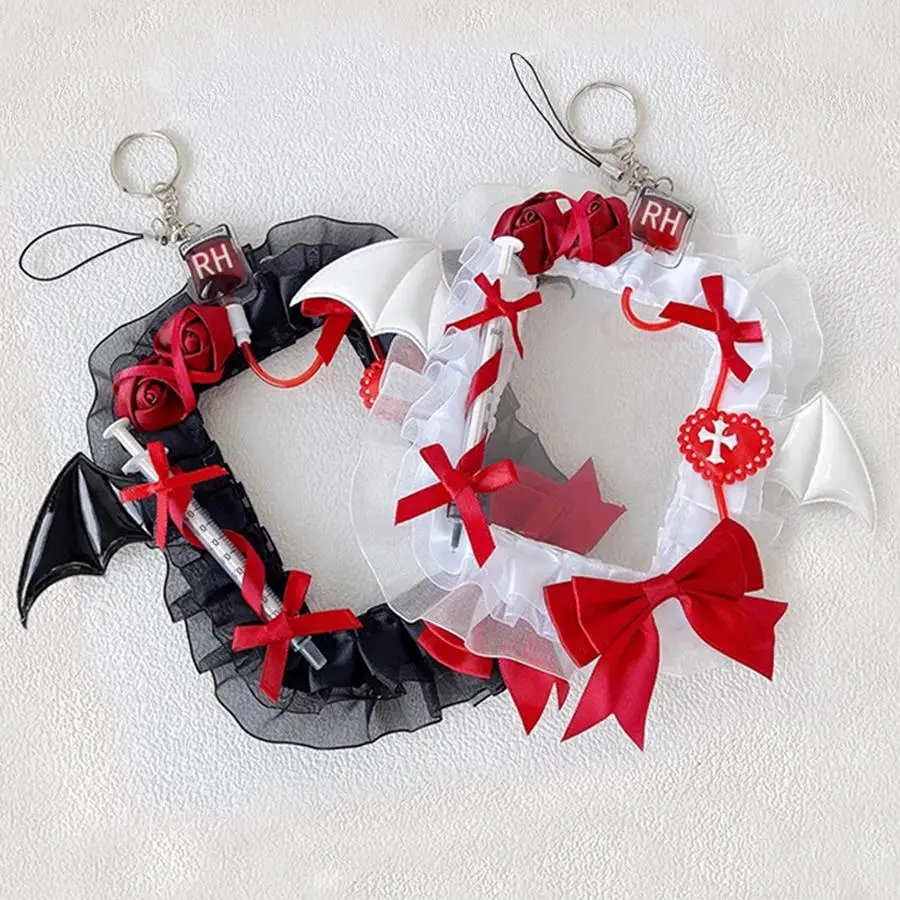 1Pc Creative Vampire Photo Card Holder, with a Chain to Attach to a Backpack, Featuring Bat Wings and Bowknots, Anime Cartoon Game Character Merchandise, Display Card Holder, Celebrity Photo Card Holder for Fan Support, Fandom