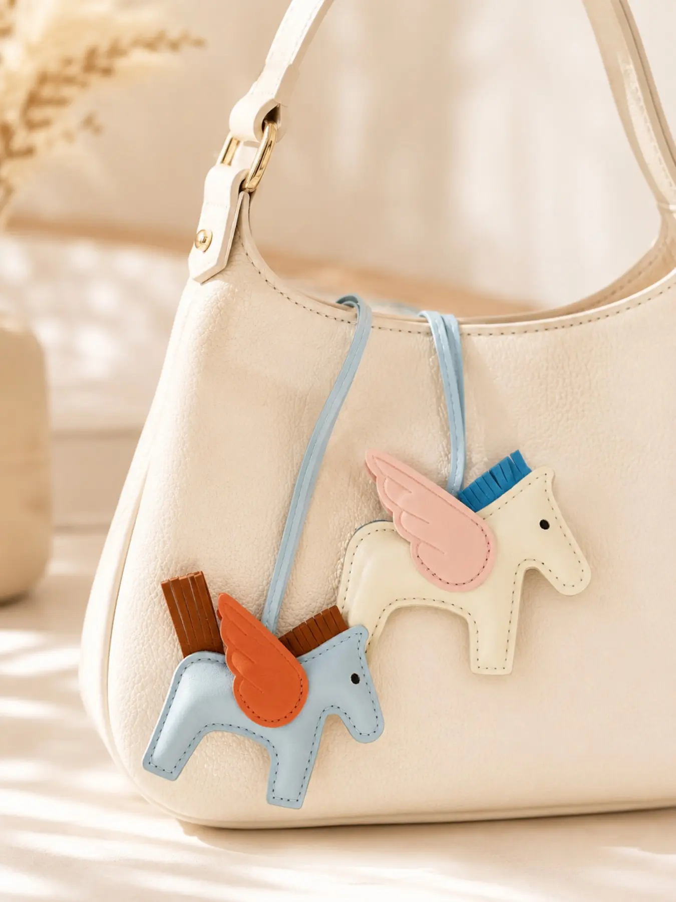 Pegasus Bag Charm Keychain, Girl Heart PU Leather Bag Accessory, Creative Gift, Versatile Bag Chain Decoration, Luxury Style