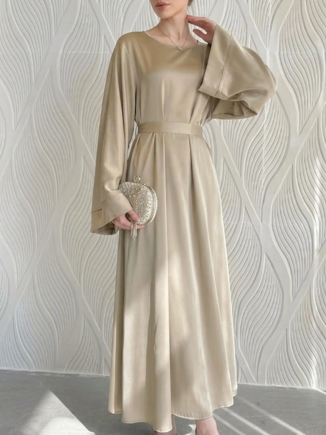 Elegant Fashion Satin Abaya Modest Long Robe, Skin-Friendly Light-Sensitive Inner Dress, Versatile for Various, Suitable for Solo Wear
