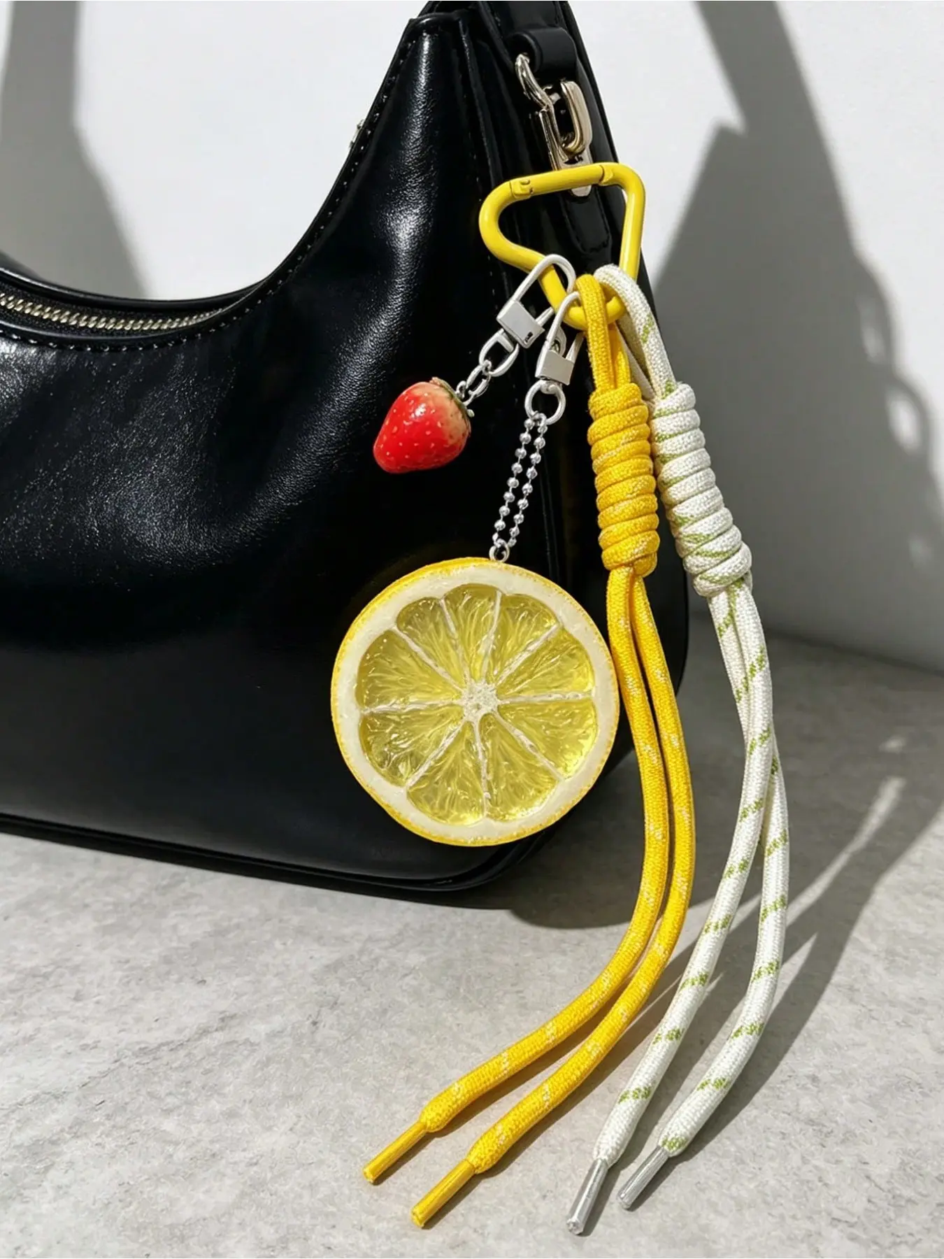 Cute Resin Lemon Orange Slice Fruit Keychain Bag Charm, Stylish Color Contrast Lightweight Pendant for Daily Shopping Work Dating, Ideal Birthday Holiday Teacher’s Day Gift