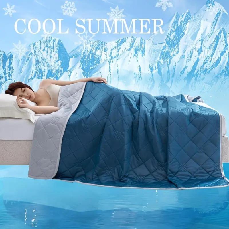 Summer Cooling Blanket, Soft and Comfortable Thin Fabric Summer Blankets, Moisture-Wicking and Breathable, Skin Friendly Blanket, Lightweight Quilt for Bedroom and Guest Room