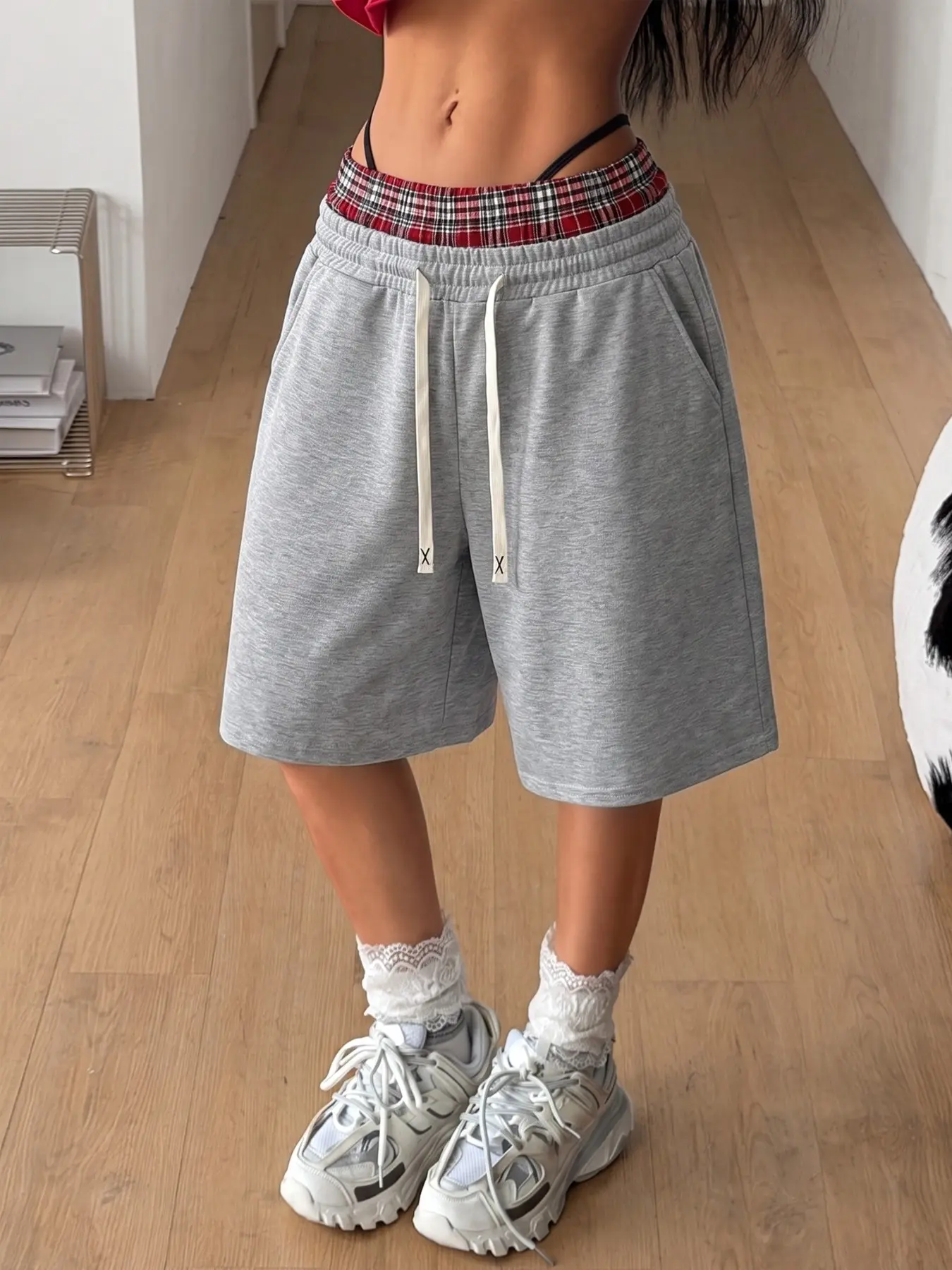 Plaid Sporty Shorts with Drawstring Waist, Loose-Fitting Bermuda Shorts with Side Pockets, Y2K Streetwear for Young Girls