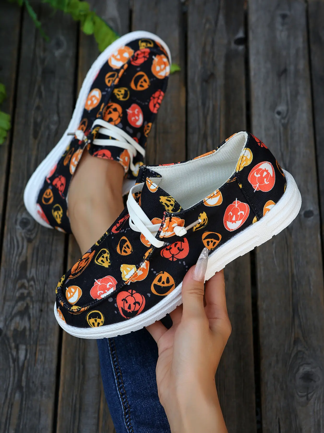 NewWomen's Cartoon Heart Print Low Top Sneakers,Cute Casual Summer Shoes, Canvas Shoes for Daily Wear,Versatile Round Toe Women's Shoes,Casual Lifestyle Footwear,valentine's day,date shoes,unisex by desigh.