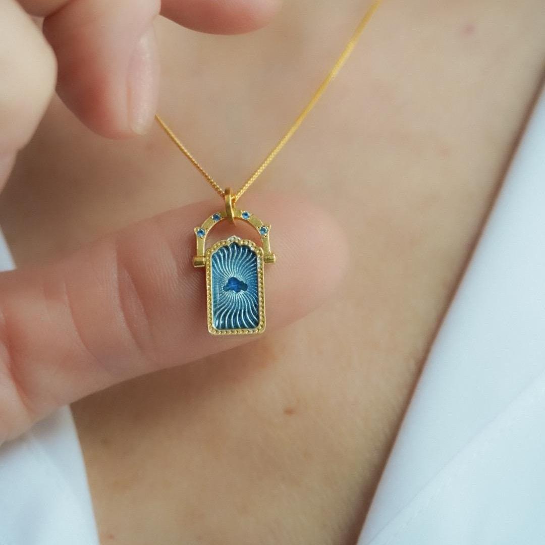 Tarot Shaking Necklace – Guardian Jewelry | Y2K Love Charm Necklace, Titanium Steel Vacuum Furnace, Tarnish-Free Hypoallergenic, High Color Retention, Waterproof Daily Wear, Boho Protection Gift for Her