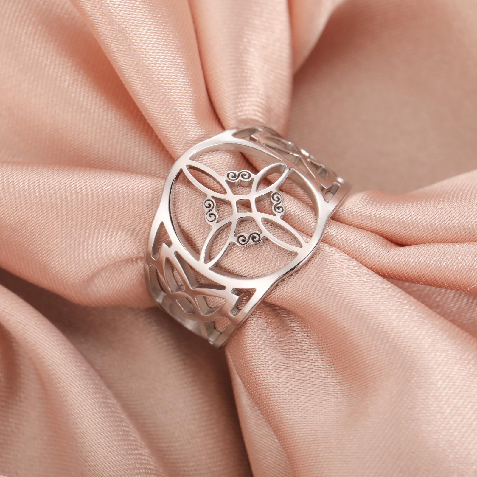 Witch knot ring simple Celtic knot cross knot versatile stainless steel non-fading couple ring amulet suitable for party gifts Witchy Jewelry Titanium Wedding Band