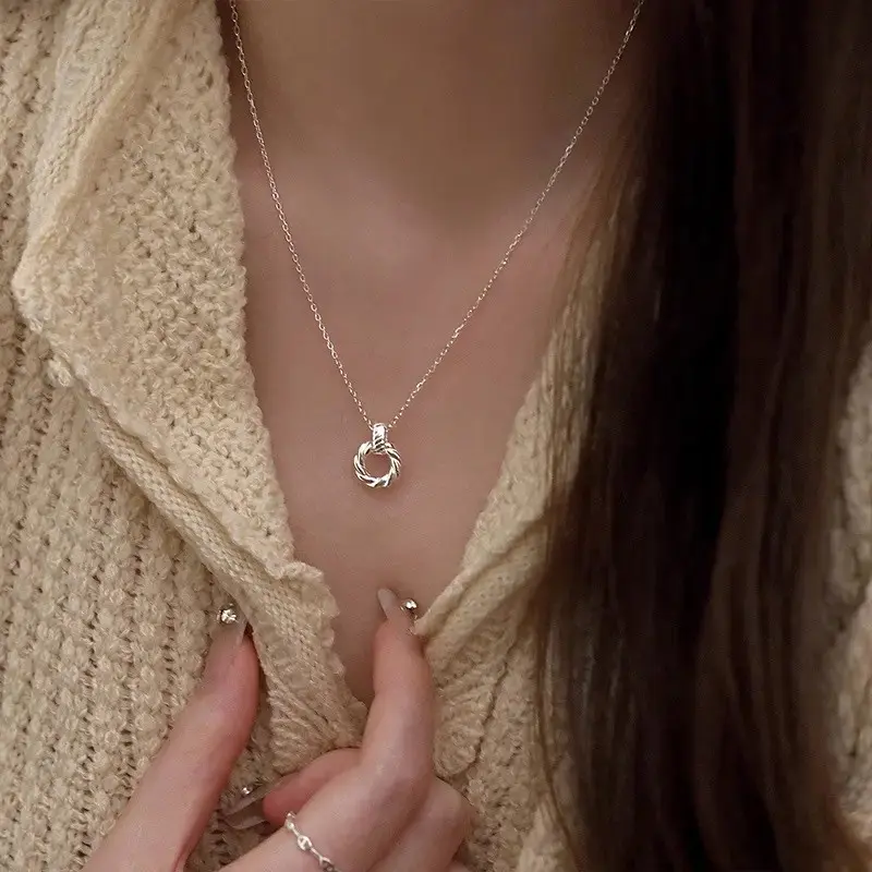 S925 Sterling Silver Small Round Necklace New Year Style Light Luxury Minimalist High-end Niche Design Collarbone