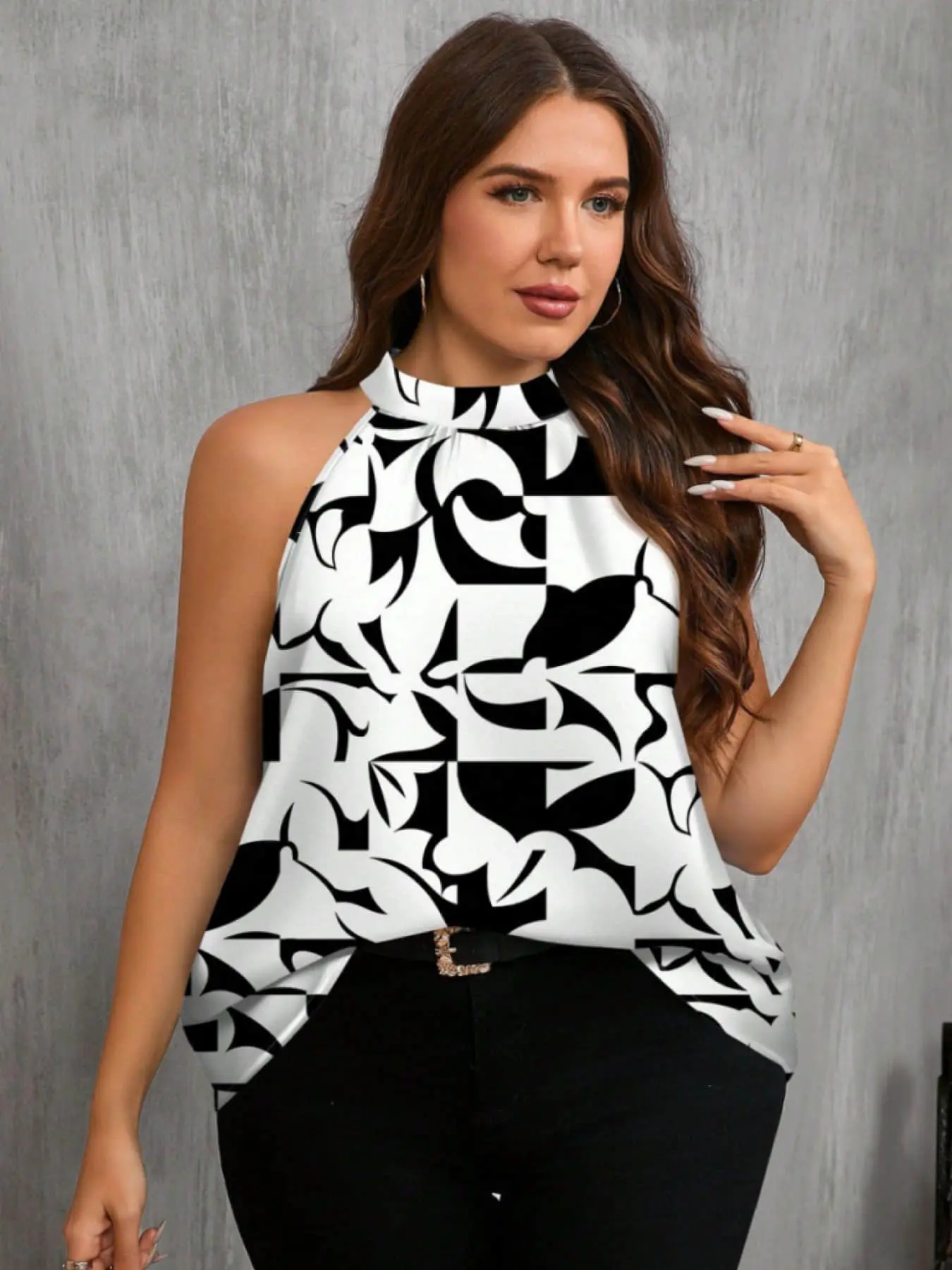 Plus size: A summer women's fashionable retro atmosphere hanging neck top with high collar and back button sleeveless vest, versatile for holiday short distance cultural travel