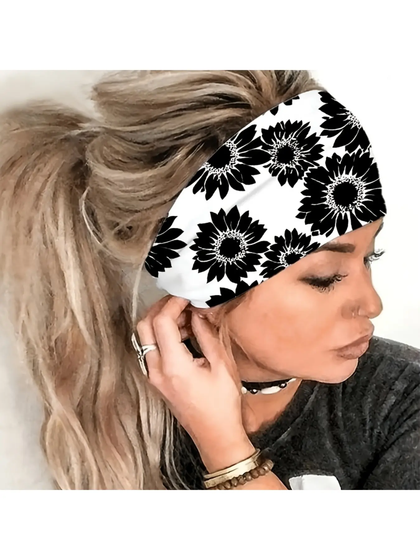 2D FLAT Non-Slip Sweat-Absorbent Wide Headband with Black & White Sunflower Print - Elastic Hair Suitable for Yoga, Gym, Running, Cycling, Beach, Travel - Wide Edge Knot Design Hair Accessory for &, - Sportswear, Sports Headbands, 2D Flat