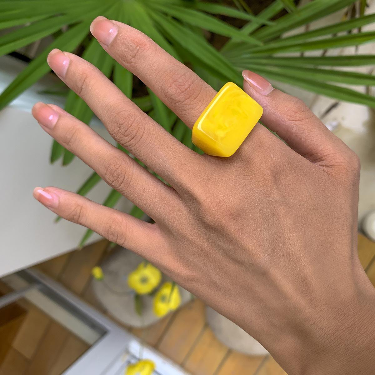 Trendy Colorful Acrylic Plain Ring Geometric Square Wide Resin Band Fashion Minimalist Jewelry for Women Men