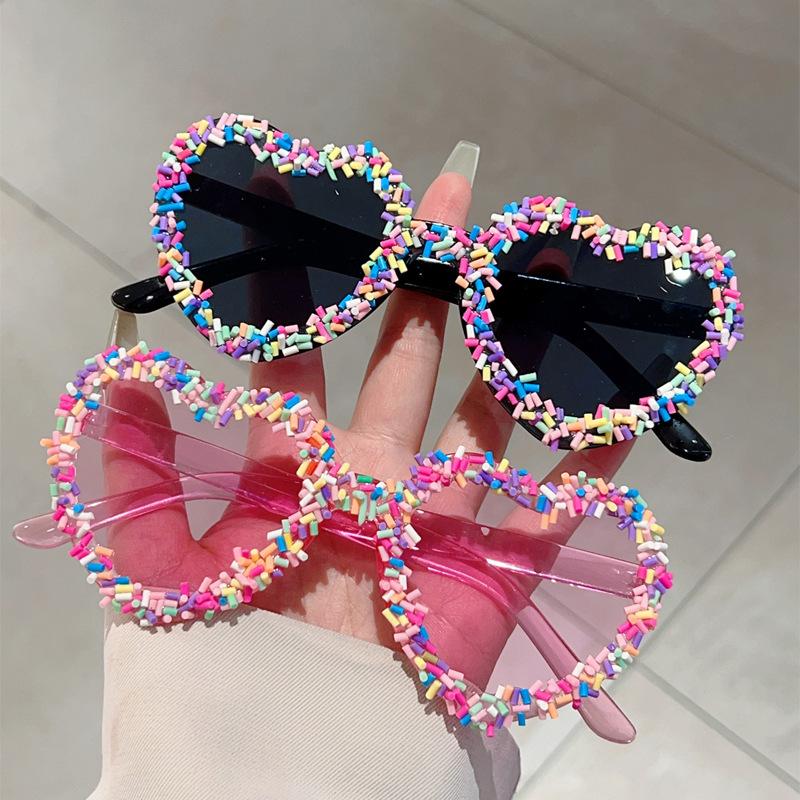 Y2K Retro Heart-Shaped Sunglasses for Men & Women Cute Candy Pink Punk Party Glasses Vintage Outdoor Festival Cosplay Fashion Accessory
