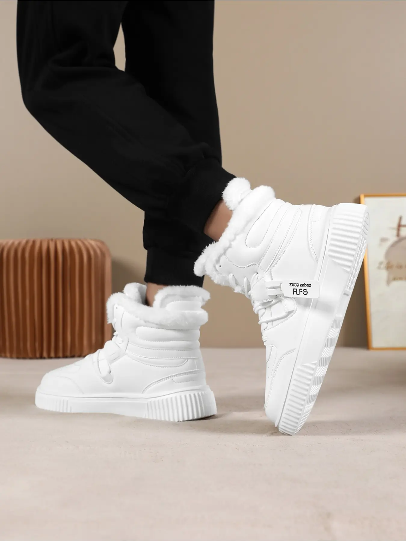 Men's Winter Fleece Lined High-top White Sneakers, Thick Plush Snow Boots, Platform Height-increasing Warm Cotton Shoes, Trendy Casual Skate Shoes, Outdoor Thermal Men's Shoes, Suitable for Daily Wear