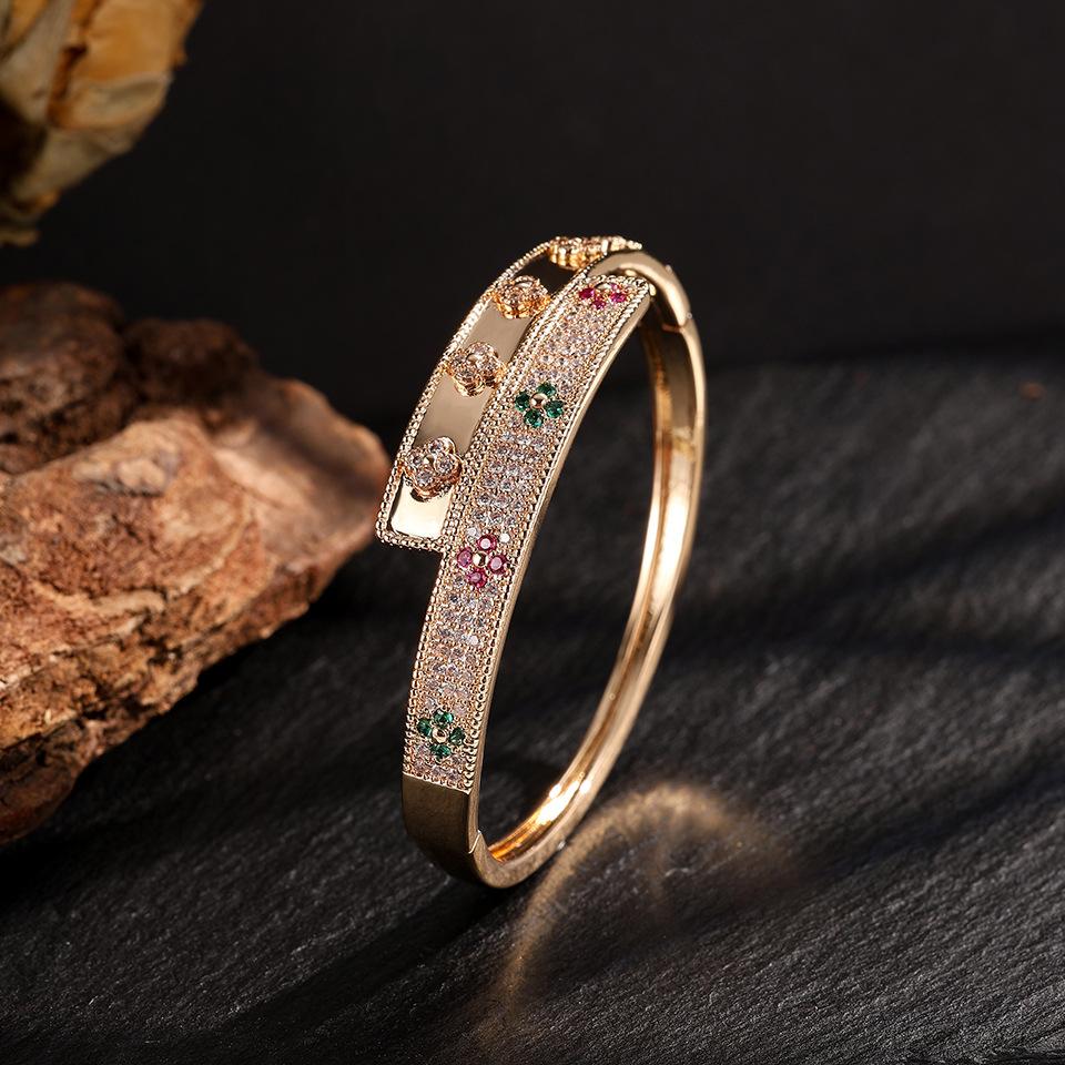 Korean-Style Four-Leaf Flower Bracelet, Fashionable And Sweet, Inlaid With Colorful Zircon Flowers, Simple And Elegant, Light Luxury Women'S Copper Jewelry