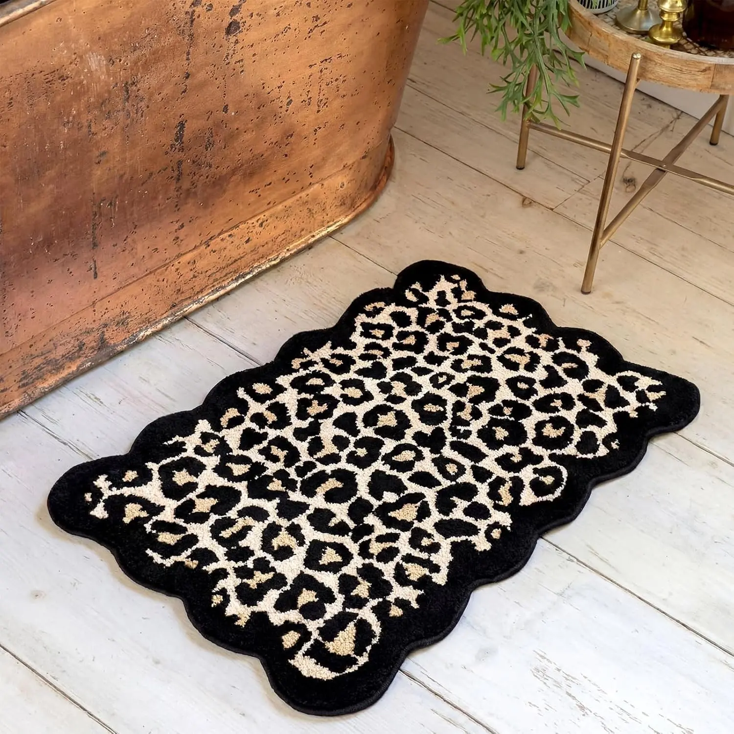 Scalloped Cheetah Rug Leopard Bathroom Mat Cheetah Print Room Decor Cute Absorbent Bath Mat for Bathroom Non Slip Soft Leopard Bath Rug Western Decor for Home Living Room Bedroom, 20 x 31