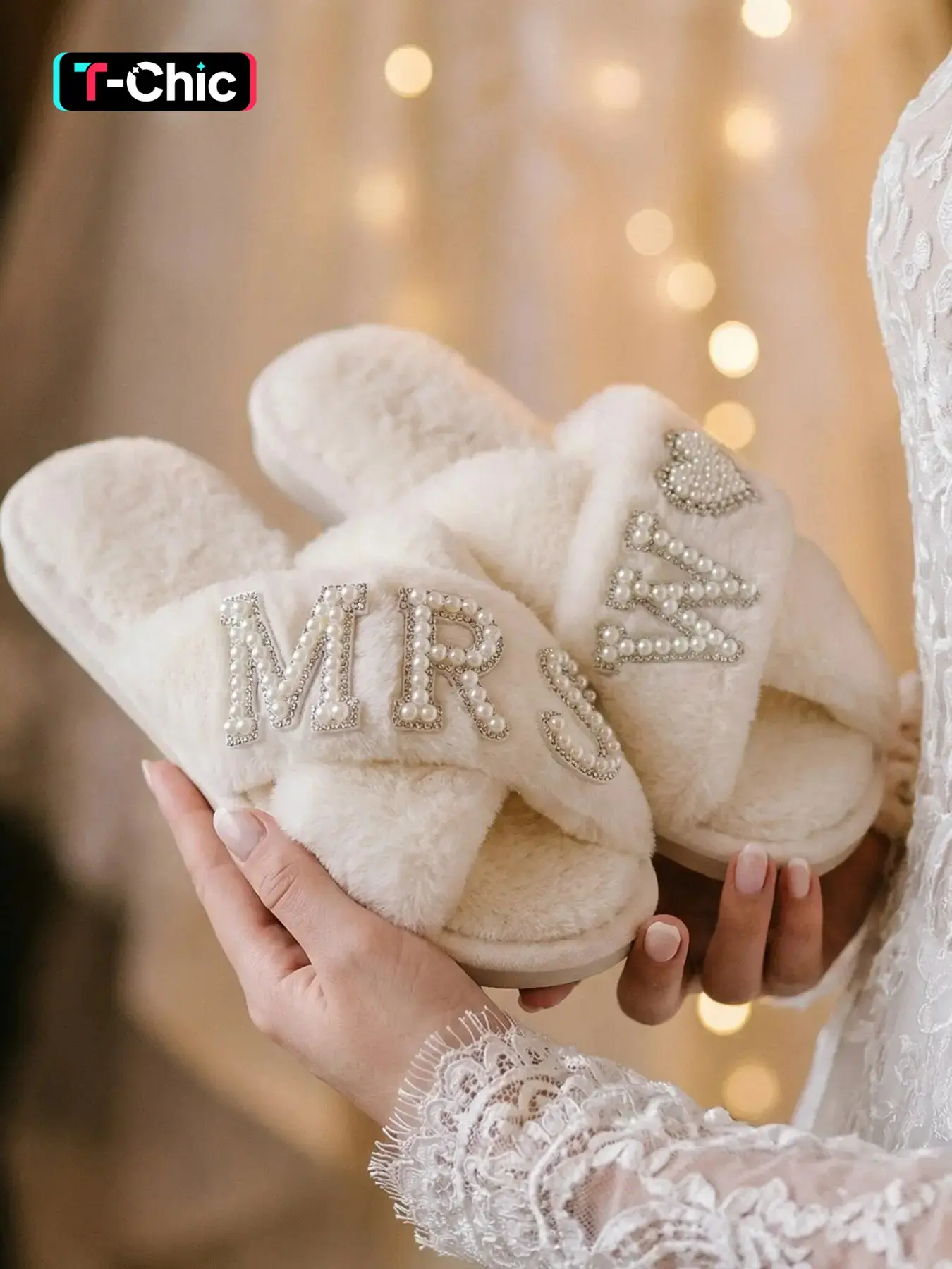 Ivory Cross Band Fuzzy Bride Slippers, Pearl Rhinestone MRS W Letter & Heart Decor Open Toe Plush House Slides, Soft Warm Non Slip Indoor Footwear, Soft Fluffy Footwear, Matching Wedding Robe Shoes, Bridal Shower Honeymoon Bridesmaid Gift