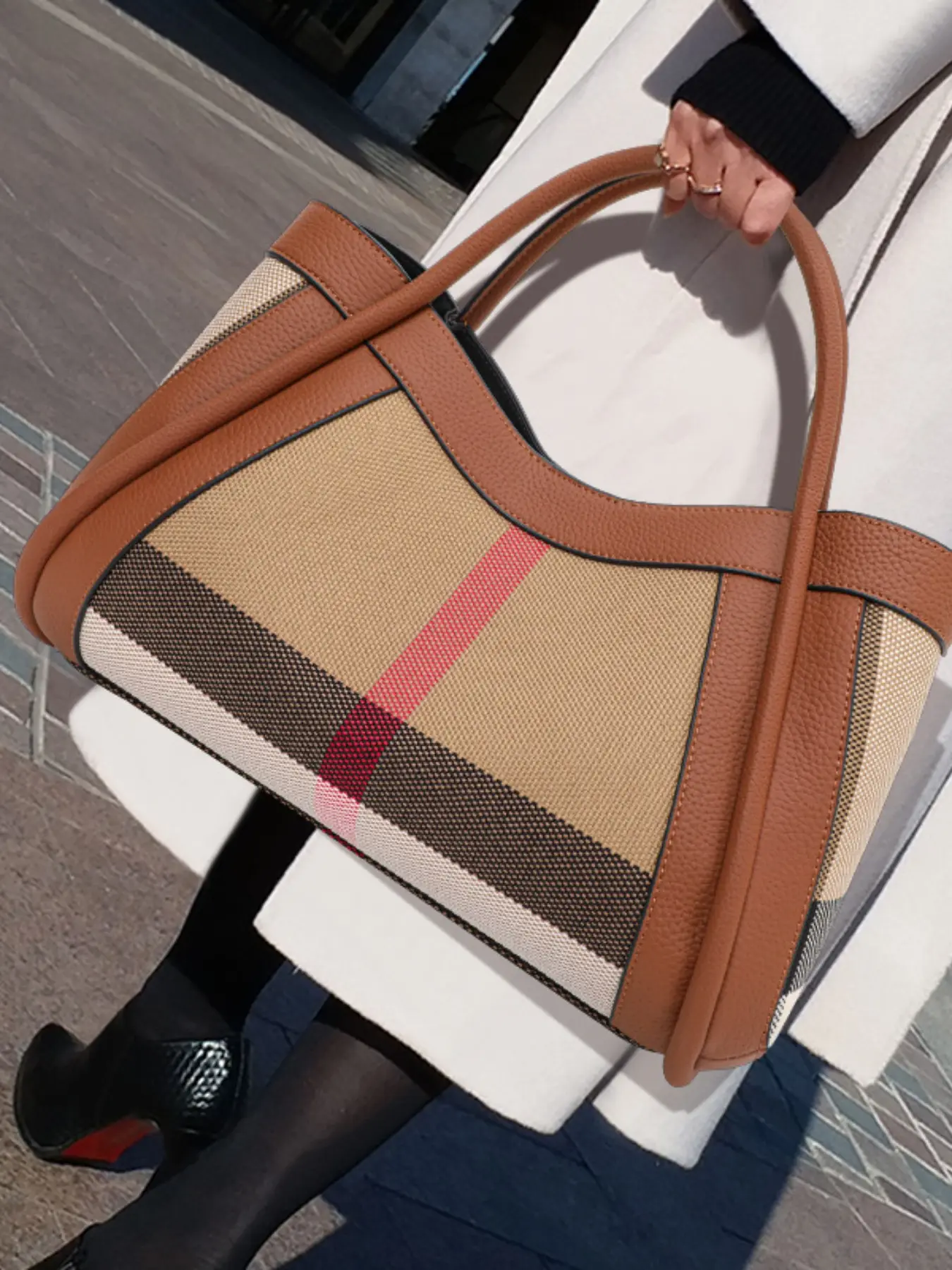 New Stylish Casual Large-Capacity Women's Bag, High-End Plaid Handbag, Boho Style, Linen Material, Includes Small Clutch Bag