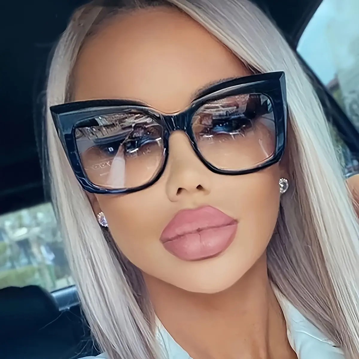Women's Retro Oversized Cat Eye Fashion Eyewear - Lightweight Polymer Frame, Classic Tac Lens, Decorative Accessory for Daily Wear, Parties