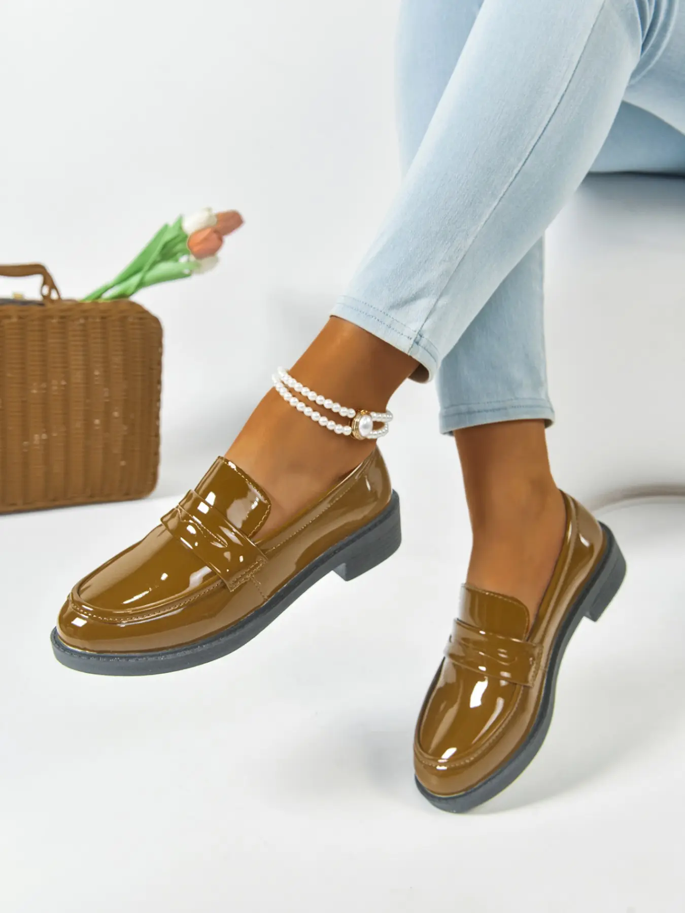 Women's Glossy Slip-On Loafers, Flat, PU Leather, Plain Design, Thick Anti-Slip Sole, Casual All-Season Walking Shoes, British Style, Versatile Footwear