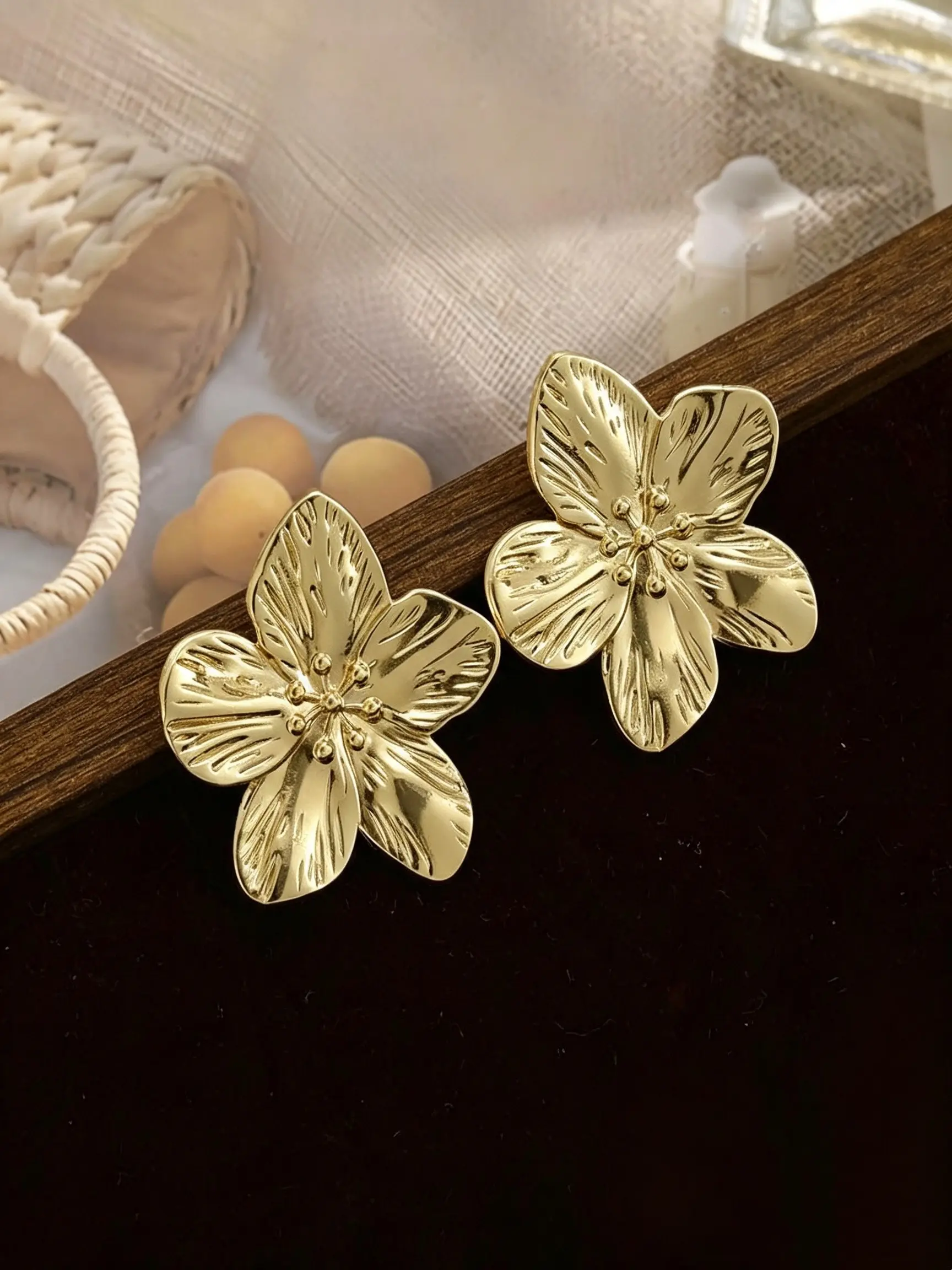 Big Gold Flower Earrings for Women Trendy, Chunky Unique Leaf Dangle Statement Earrings, Fashion Gold Large Flower Earrings Summer Beach Jewelry Gift