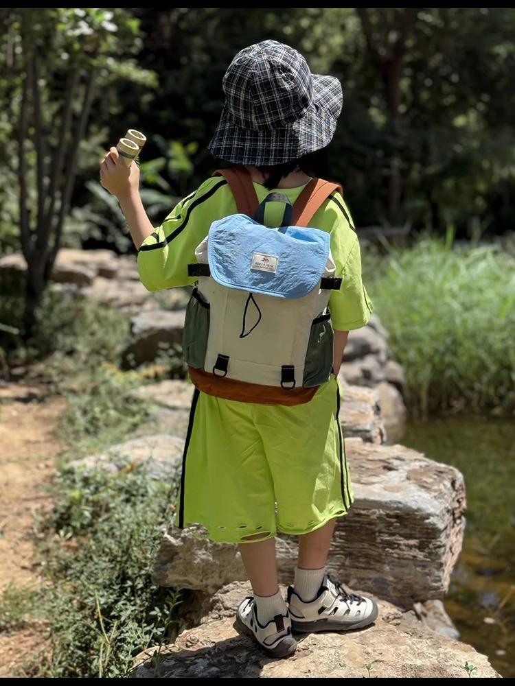 New Korean-style trendy and cool large-capacity children's backpack for travel, outdoor hiking, and kindergarten use for boys and girls