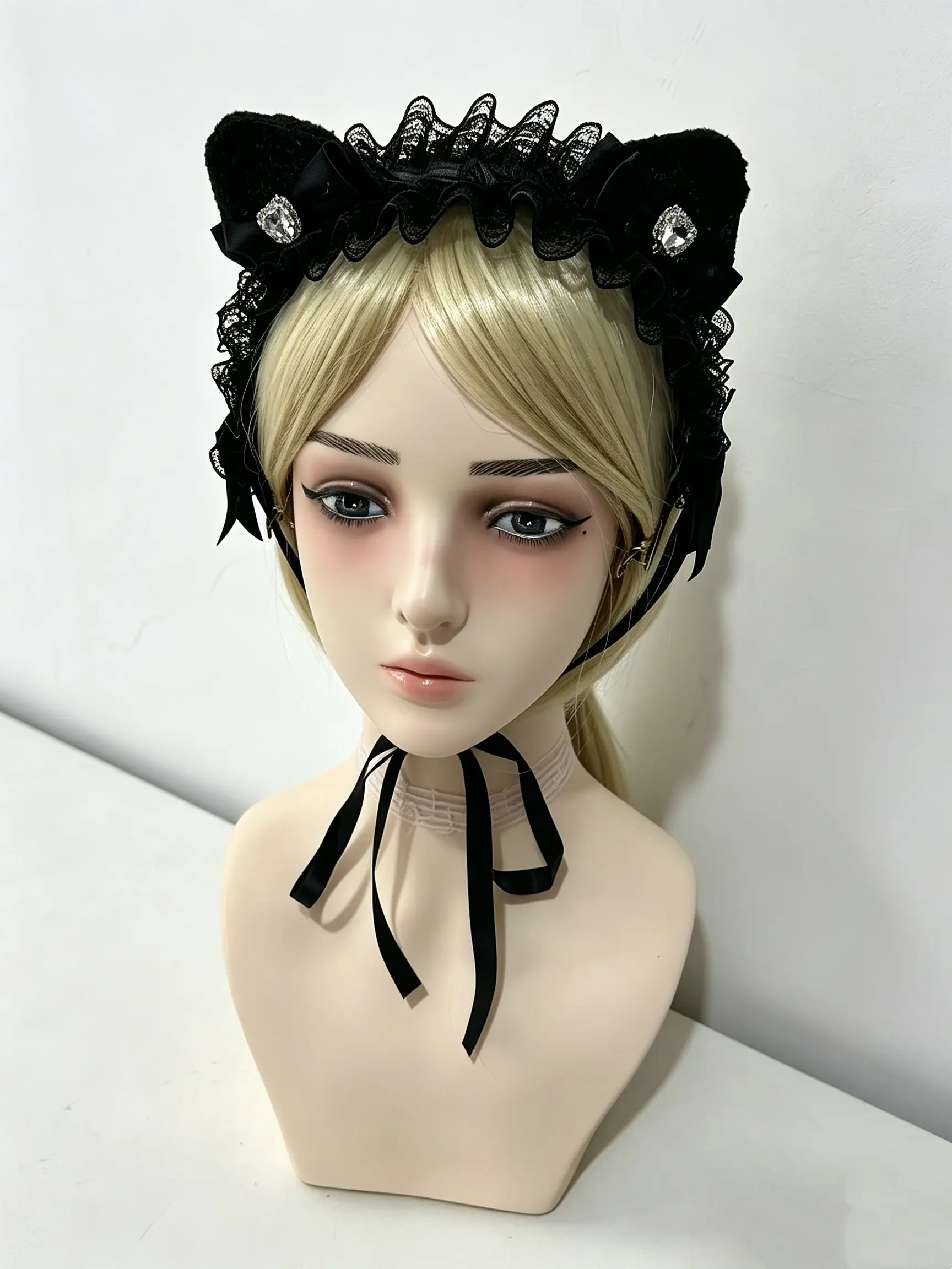 Gothic Lace Hair Ribbon with Heart Rhinestones, Adjustable Long Bowknot Headband, Halloween Cosplay Accessory for Women and Girls