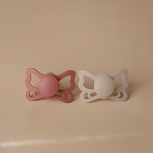 SilkySoft Silicone Baby Pacifier 4-Pack Snowflake Dream | Made in Denmark | BPA-Free (0-6 Months) SilkySoft Silicone Baby Pacifier 4-Pack Snowflake Dream | Made in Denmark | BPA-Free (0-6 Months)