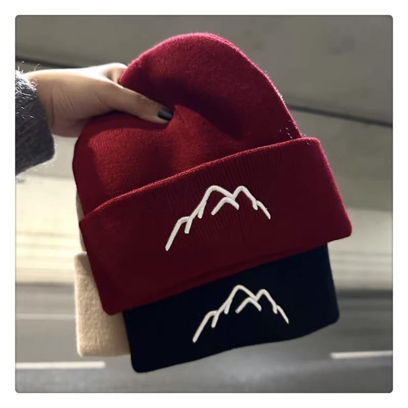 Korean Style Easy Embroidered Mountain Hat for Men And Women, Perfect for Outdoor Activities, Featuring a Joker Design for Ear Warmth in Cold Weather