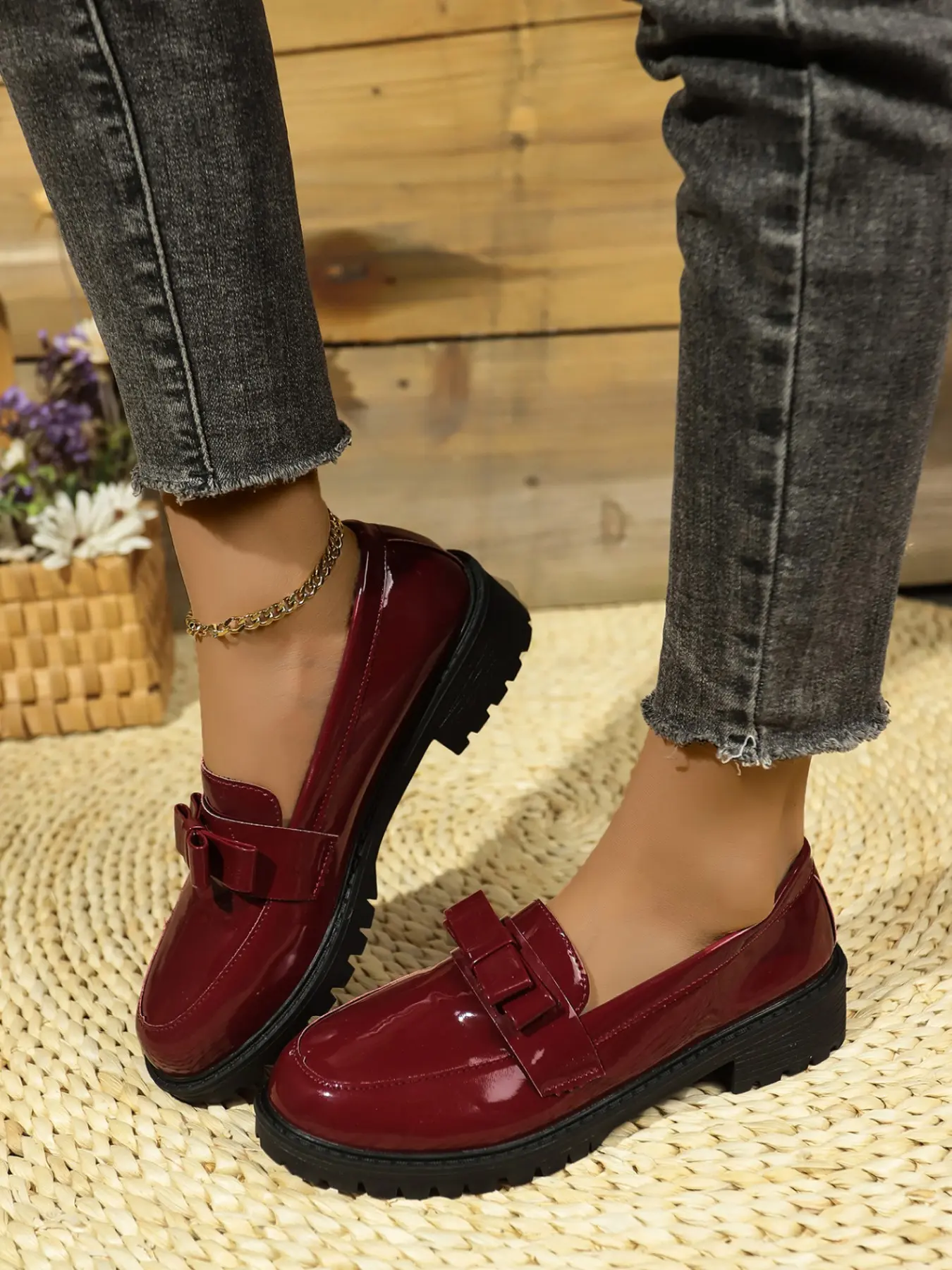 Women's Glossy Bow Round Toe Chunky Heel Loafers, Vintage Sweet Style, All-Season Commuter, Versatile Slip-On Leather Shoes