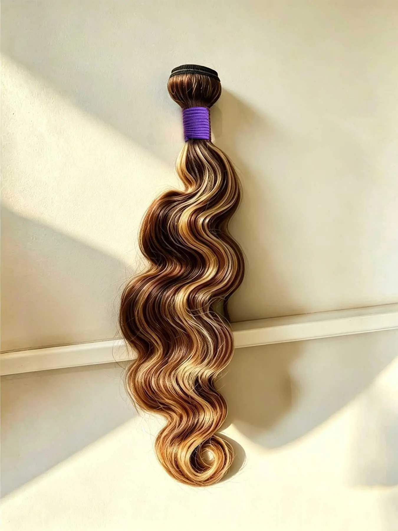Ombre Blonde Human Hair Bundles, Highlight Body Wave Extensions, Brazilian Remy Soft Double Weft, Full Head Invisible Glueless, Daily Wear Human Hair Highlights