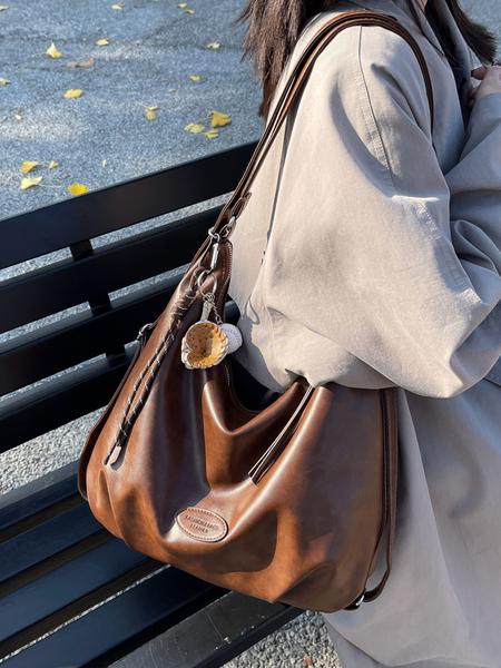 Casual retro high-quality college style backpack, niche fashion multifunctional tote bag, large capacity shoulder messenger bag with two carrying methods, suitable for students and office workers commuting, Casual Commuter Bag, Casual Messenger Bags