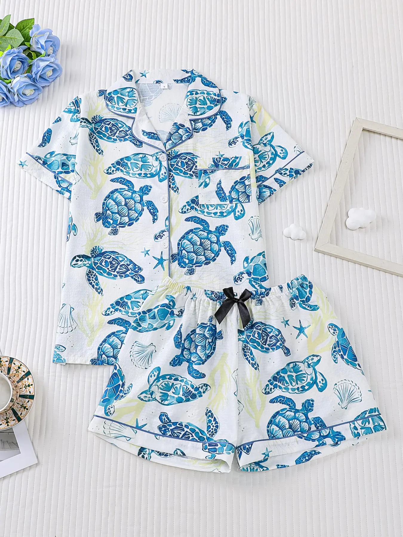 Women's Turtle Print Pajama Set, Collared Short Sleeve Top & Slim Fit Elastic Shorts, Casual Elegant Stylish Nightwear Sleepwear & Loungewear, Homewear for Holidays & Home Relaxation Pjs, Matching Pajama Set